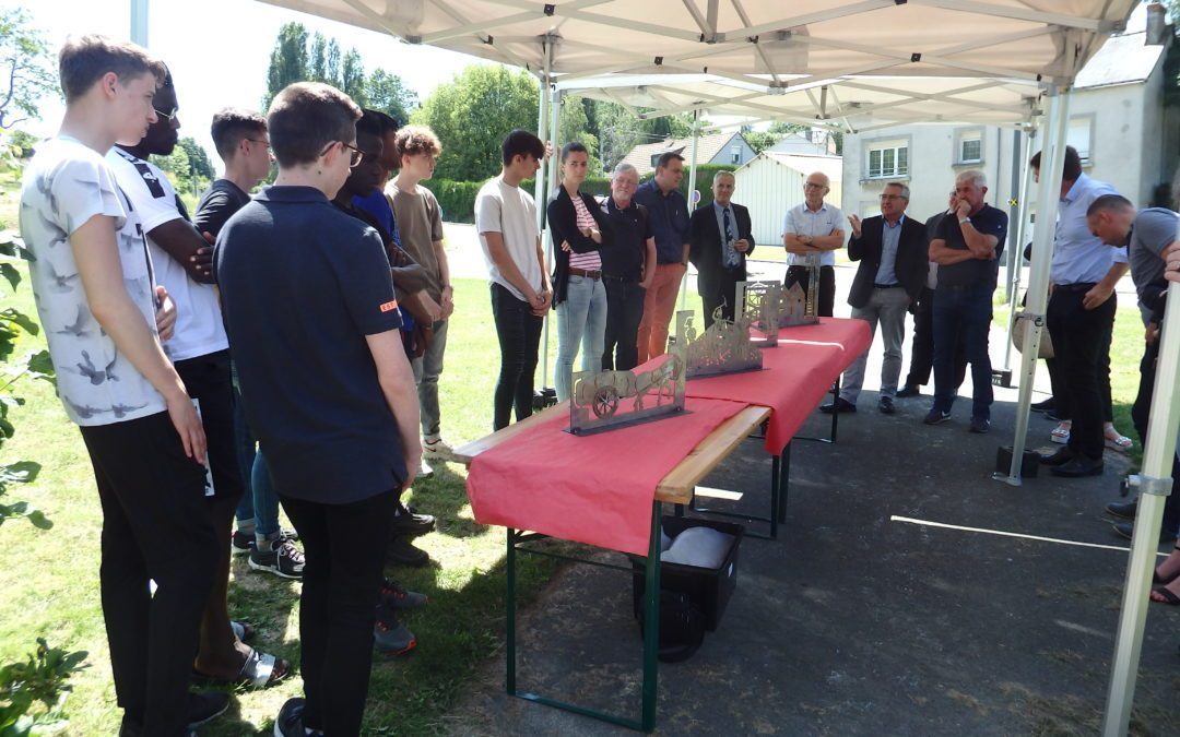 Inauguration des sculptures du rond-point de la Perrine (L’Huisserie)