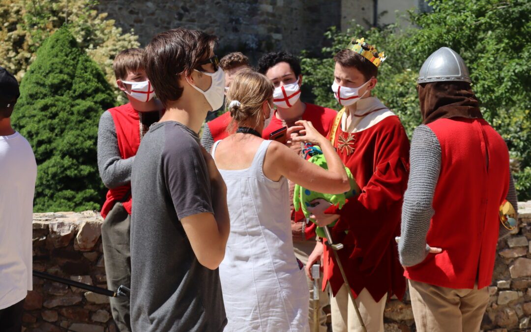 Le film tourné à Ste-Suzanne enfin sur le site du lycée, après avoir été projeté au Château de Ste-Suzanne : The Biter Bit (L’arroseur arrosé ) (Qui est pris qui croyait prendre)